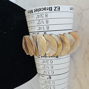 Oyster Shell/ Mother of Pearl Stretch Bracelet Vintage